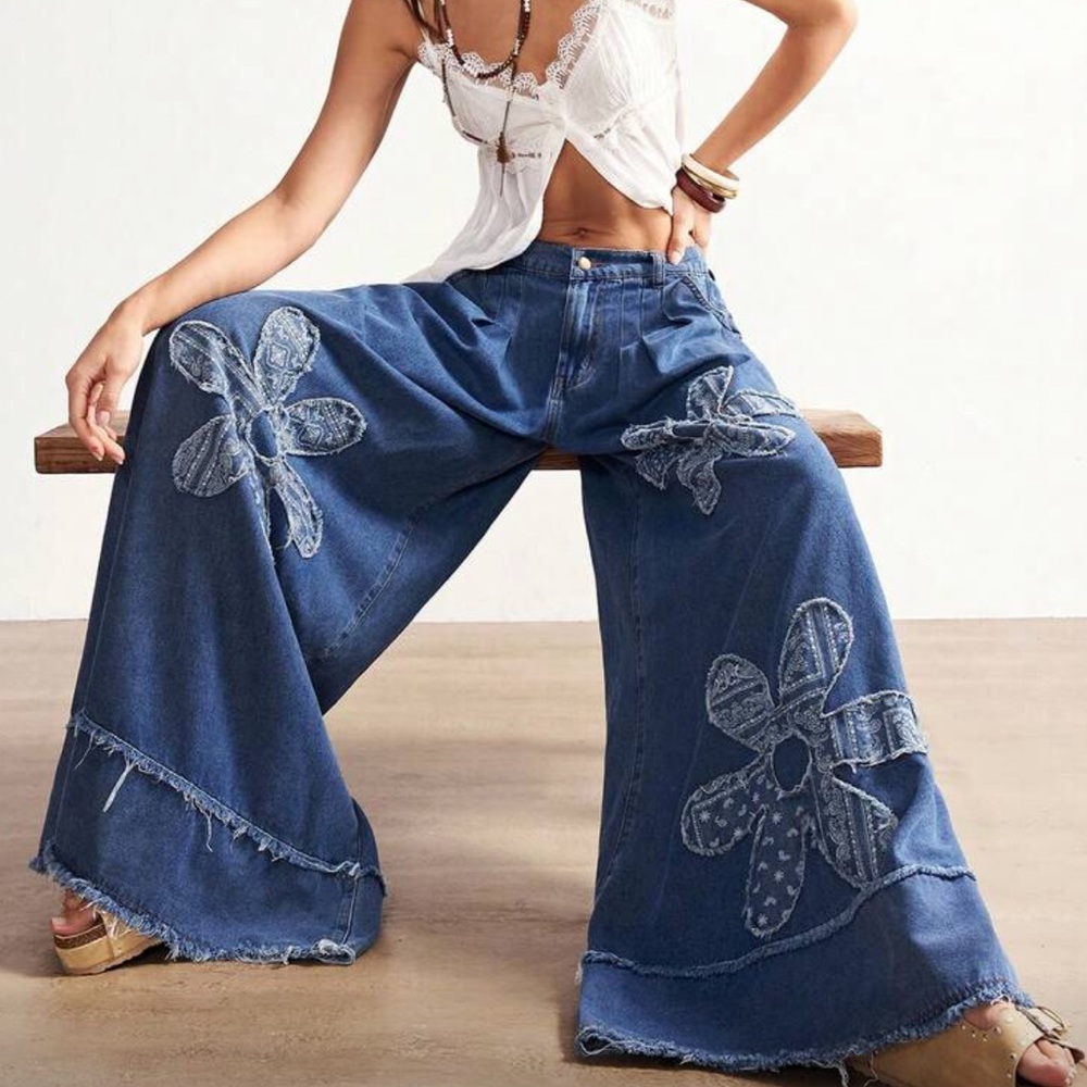 Flower patchwork Boho Blue Wide-Leg Jeans with Floral Patchwork distressed - Picture 4 of 6